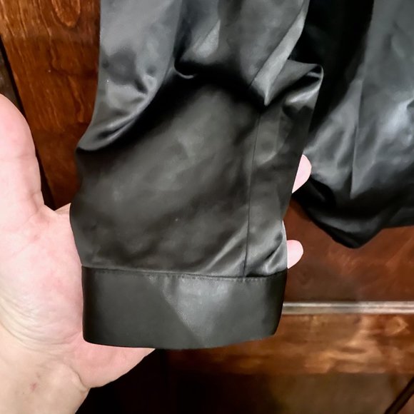 NWT Universal Standard Black Satin Blouse (Size M or 1X/18-20) - Picture 2 of 5